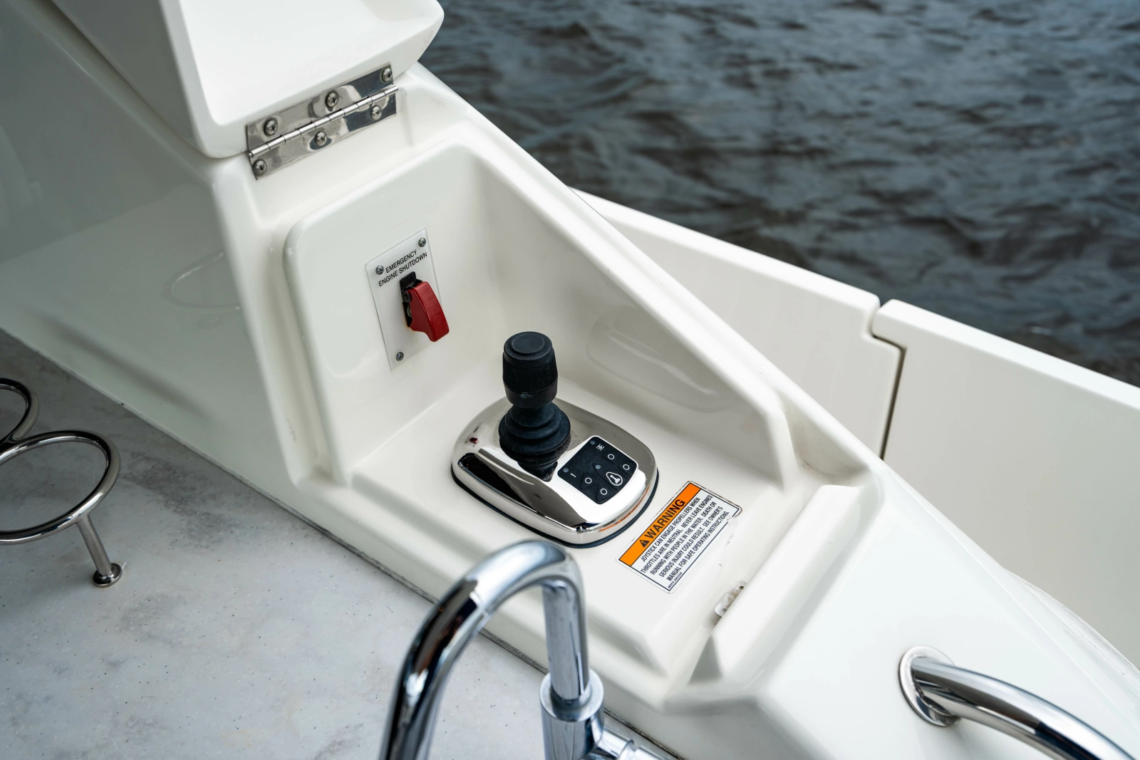 2017 Sea Ray L65