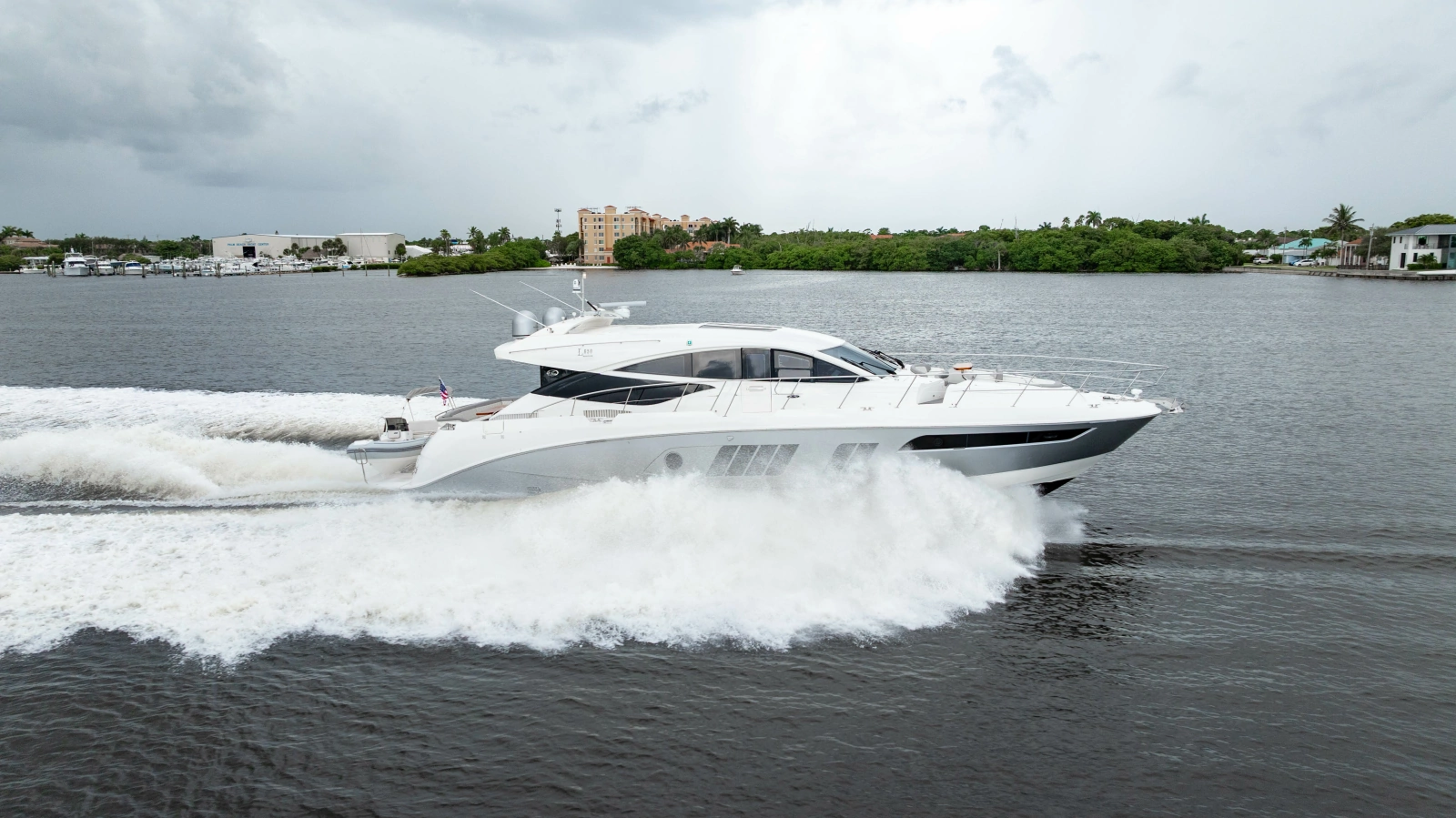 2017 Sea Ray L65