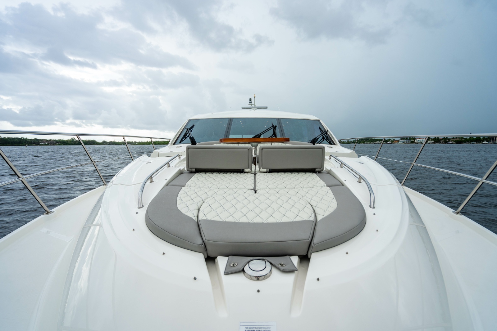 2017 Sea Ray L65