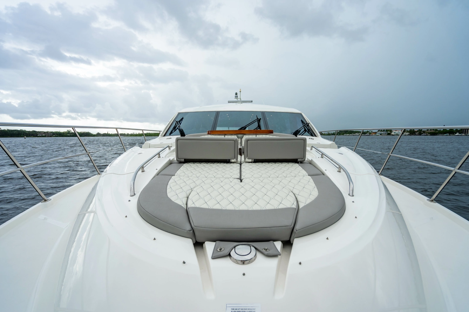2017 Sea Ray L65