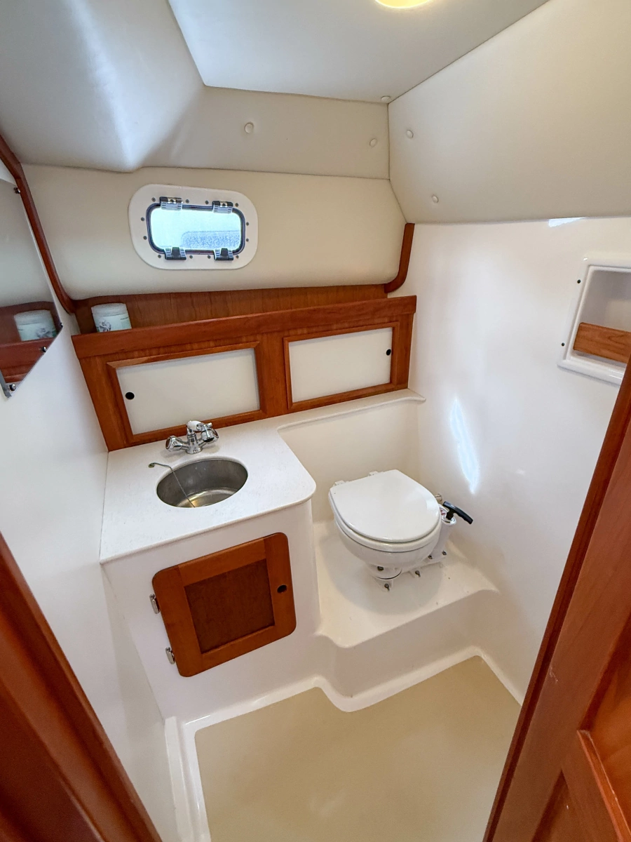 2004 Hunt Yachts SurfHunter 29