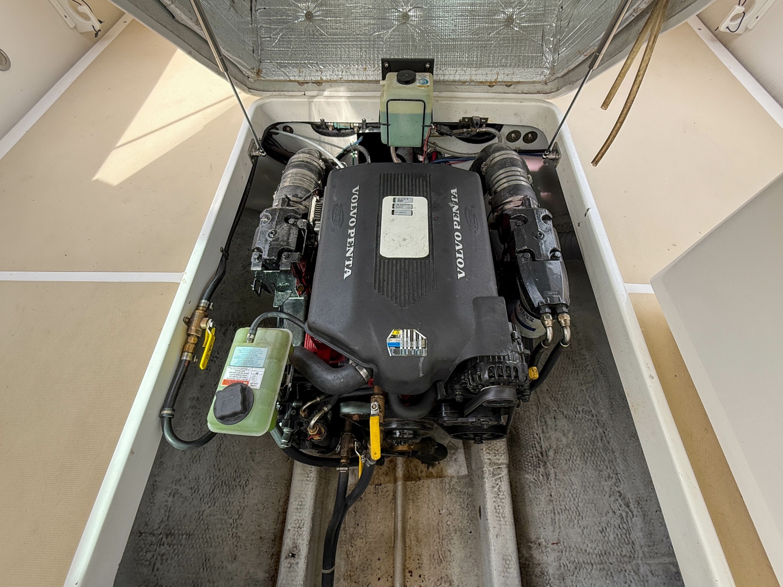 2004 Hunt Yachts SurfHunter 29