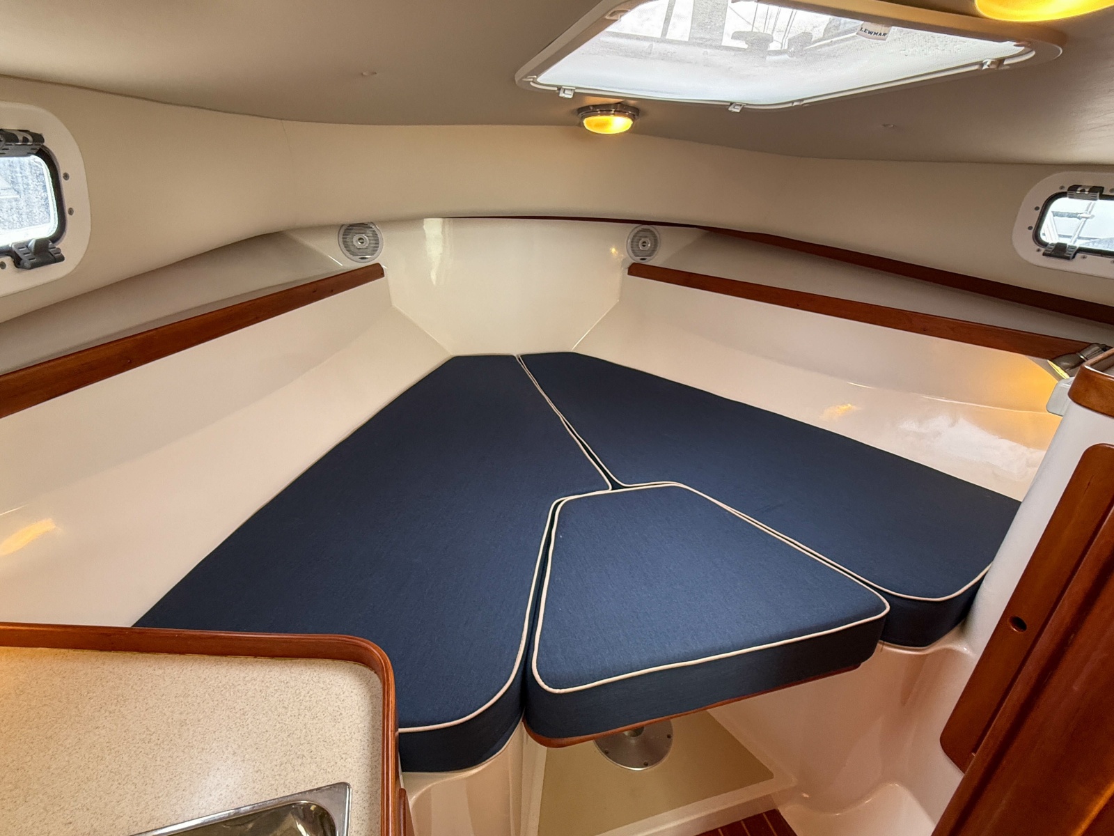 2004 Hunt Yachts SurfHunter 29