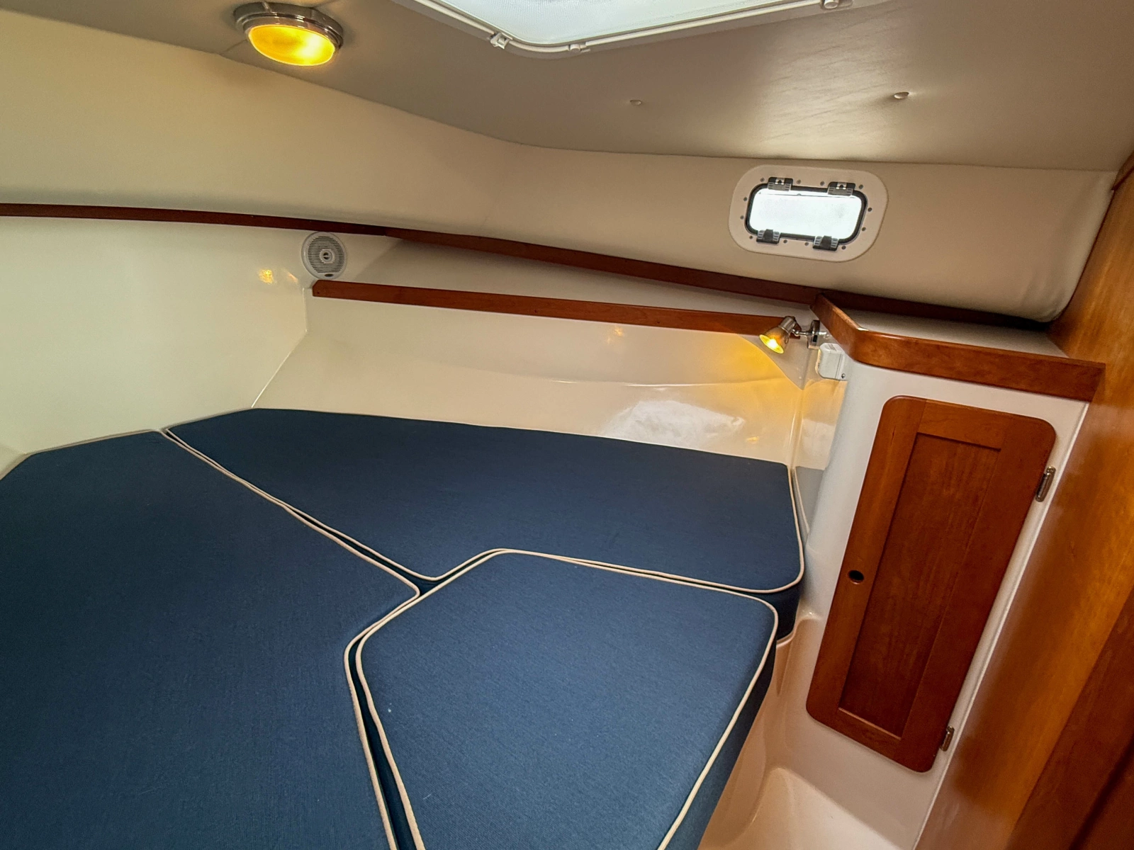 2004 Hunt Yachts SurfHunter 29