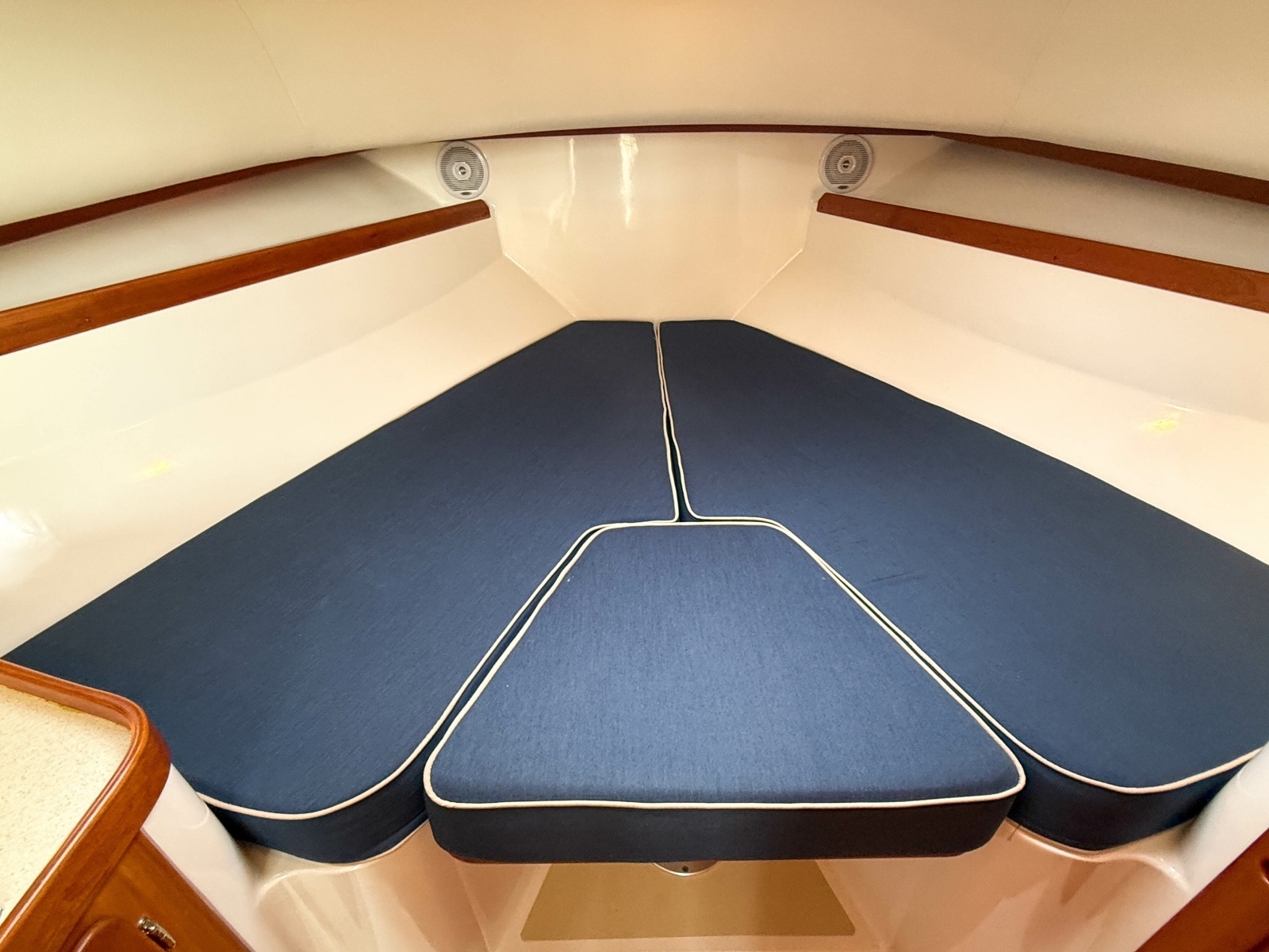 2004 Hunt Yachts SurfHunter 29