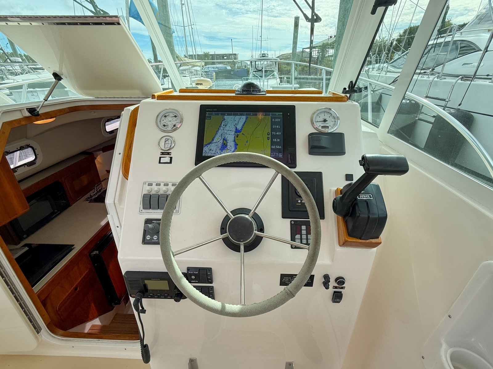 2004 Hunt Yachts SurfHunter 29