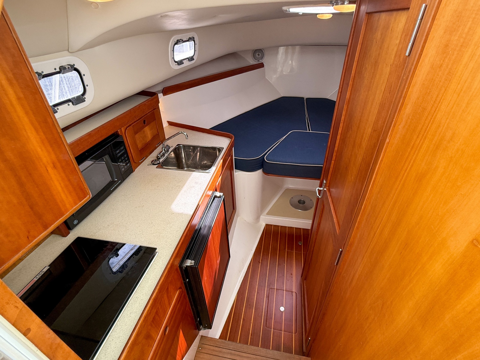 2004 Hunt Yachts SurfHunter 29
