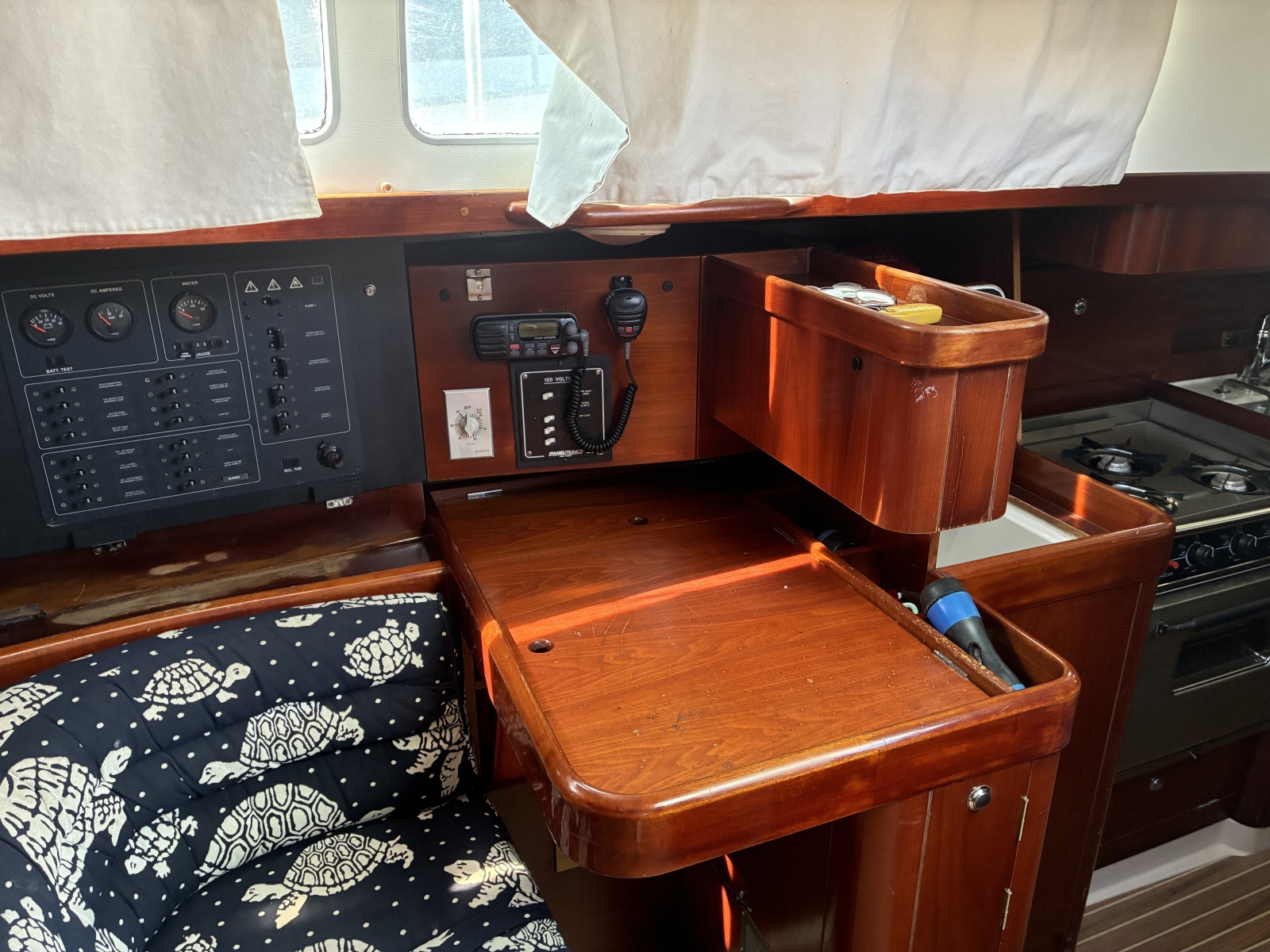 1995 Beneteau 44 Center Cockpit — Beneteau 44 Center Cockpit