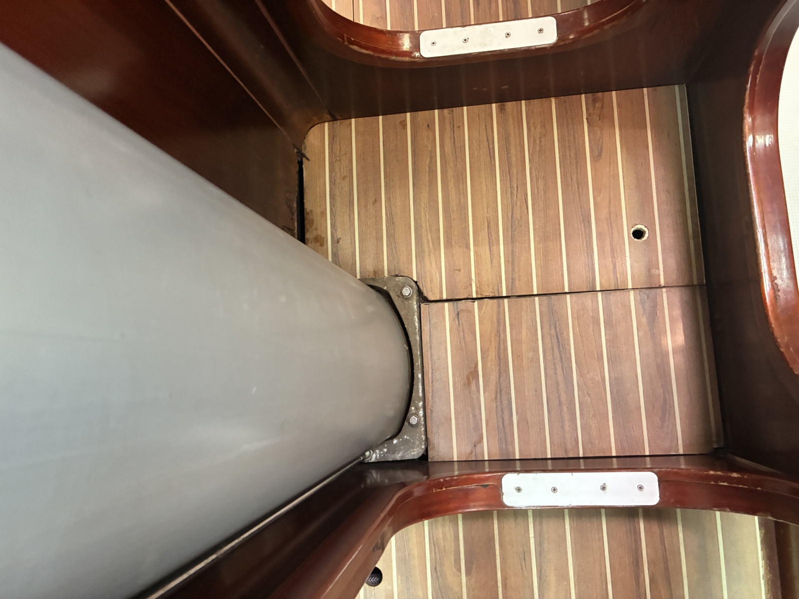 Beneteau 44 Center Cockpit