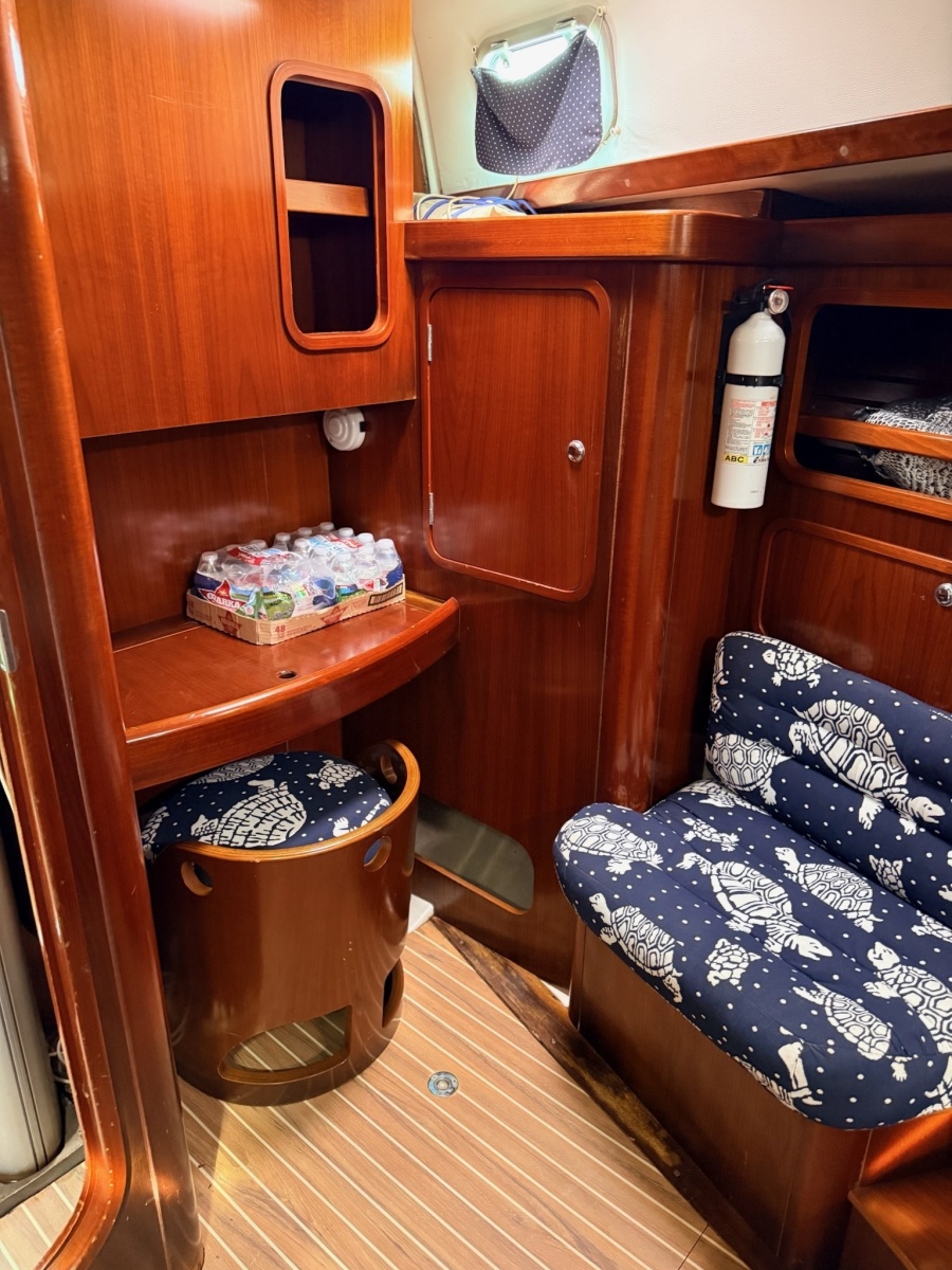 Beneteau 44 Center Cockpit