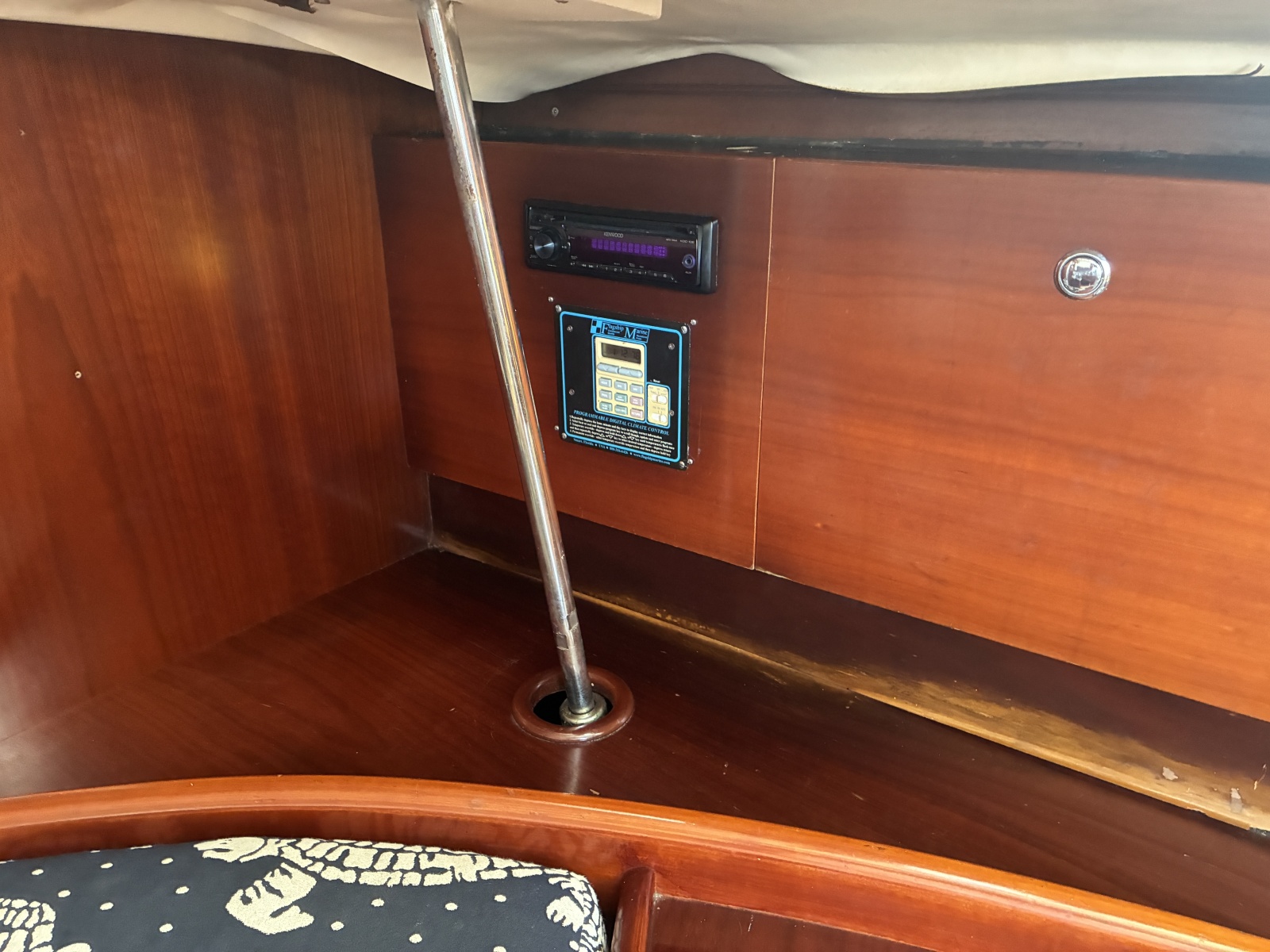 Beneteau 44 Center Cockpit