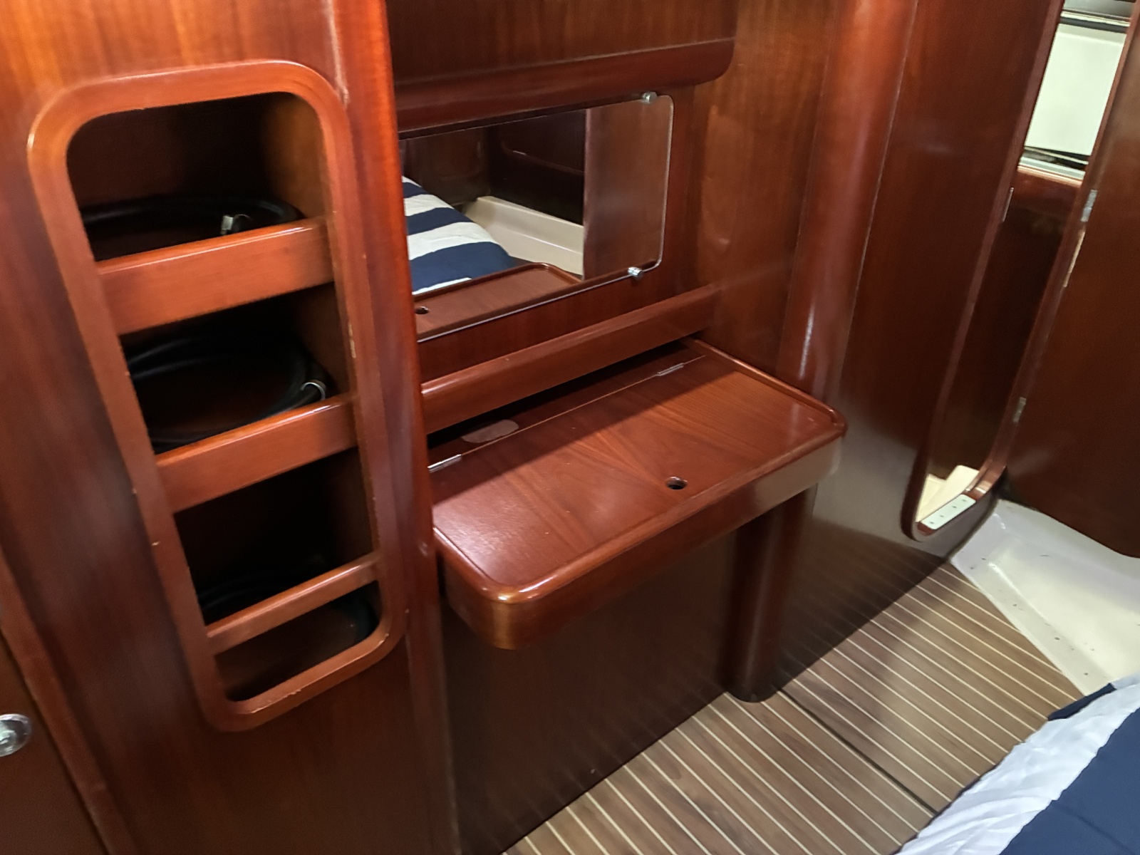 1995 Beneteau 44 Center Cockpit — Beneteau 44 Center Cockpit