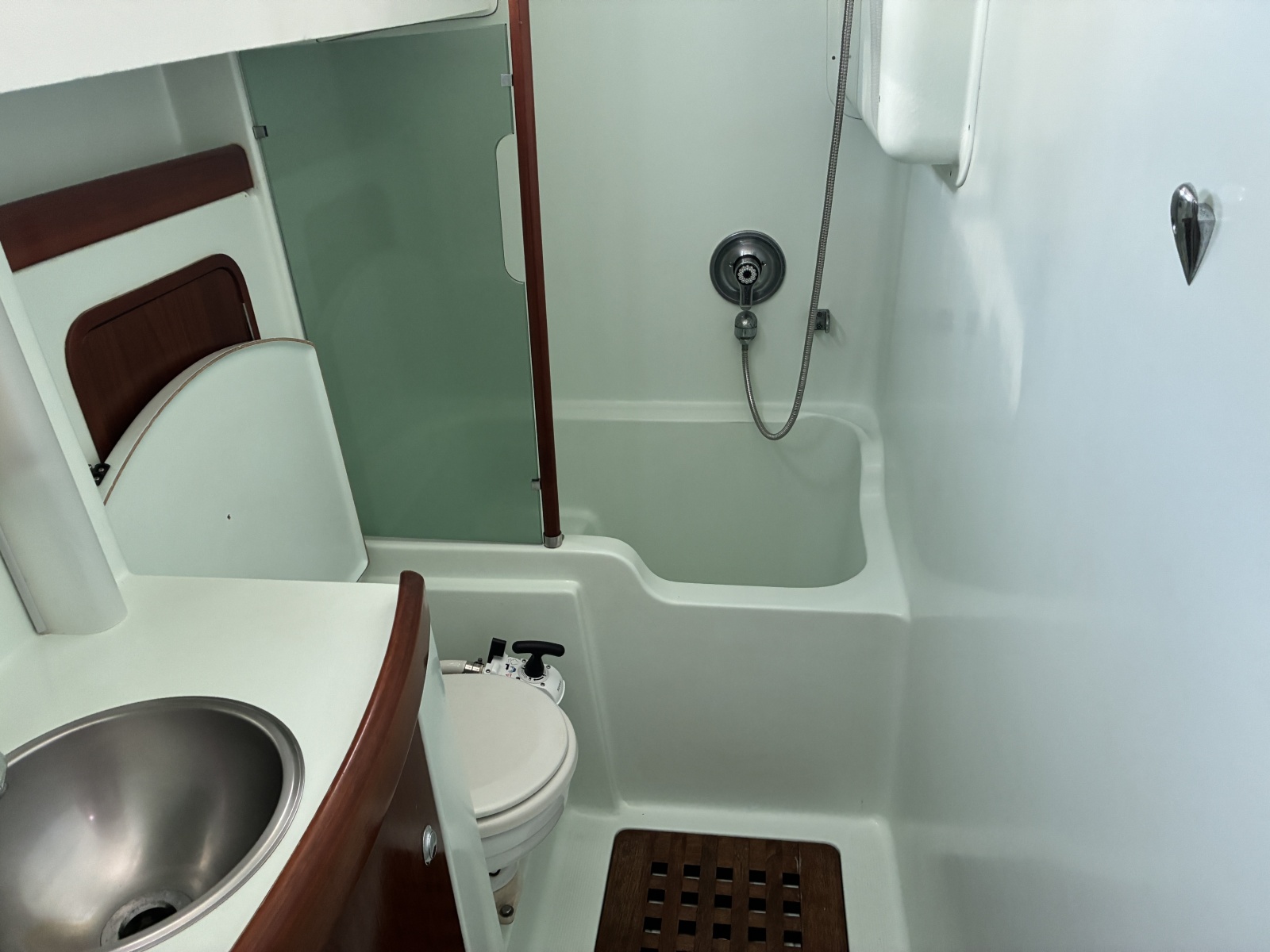 1995 Beneteau 44 Center Cockpit — Beneteau 44 Center Cockpit
