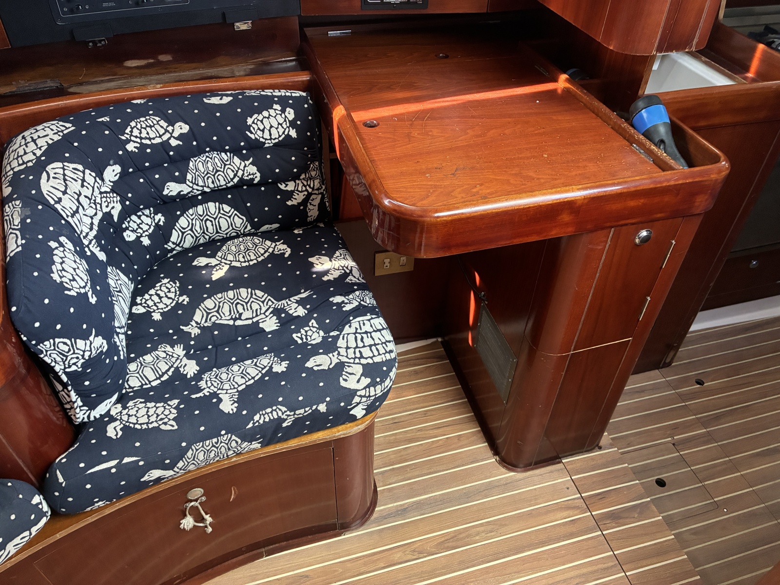 1995 Beneteau 44 Center Cockpit — Beneteau 44 Center Cockpit
