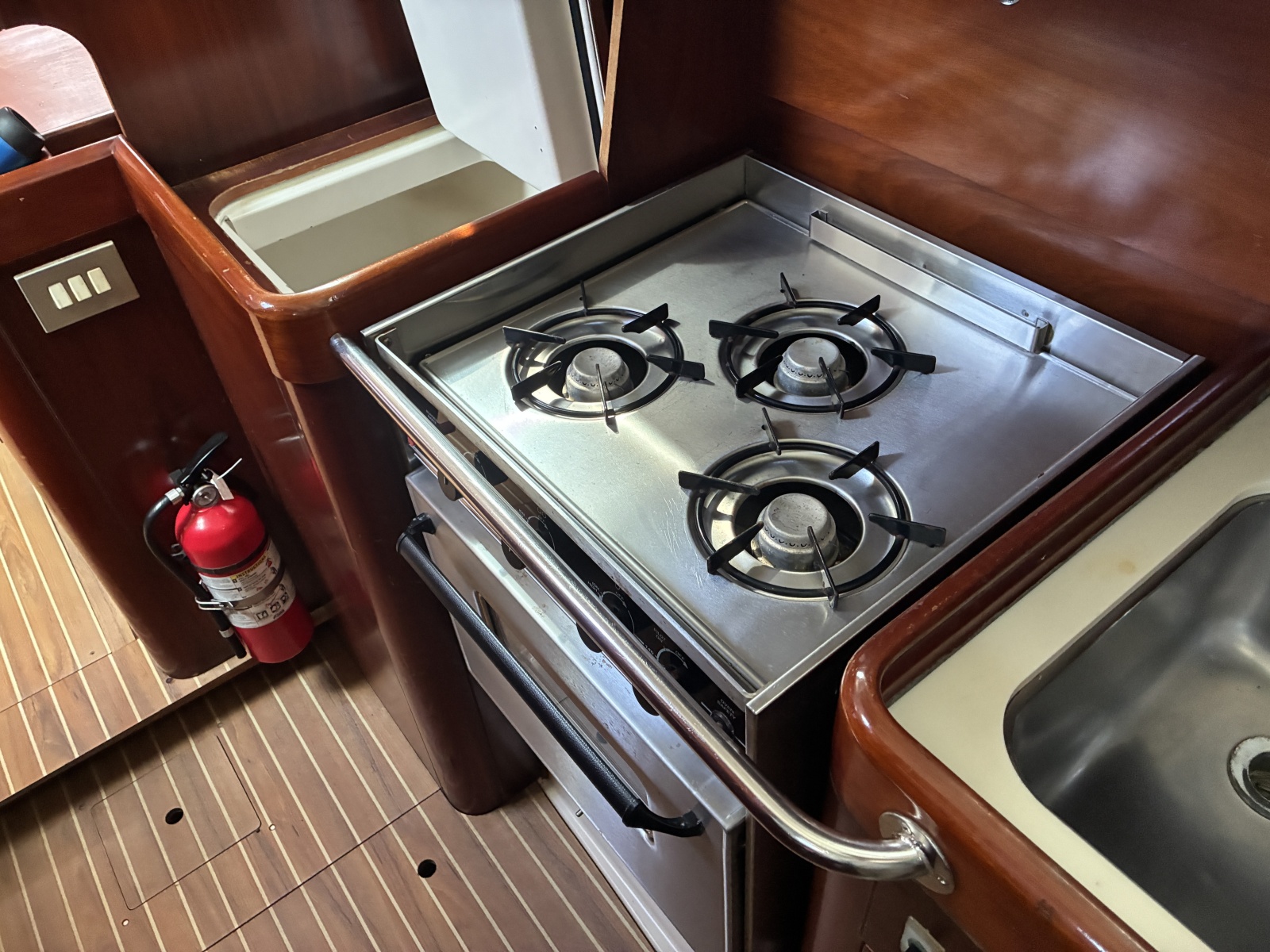 1995 Beneteau 44 Center Cockpit — Beneteau 44 Center Cockpit