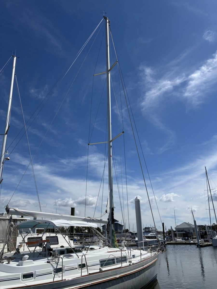 Beneteau 44 Center Cockpit