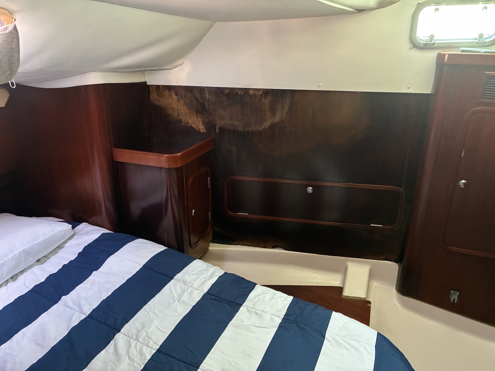 1995 Beneteau 44 Center Cockpit — Beneteau 44 Center Cockpit