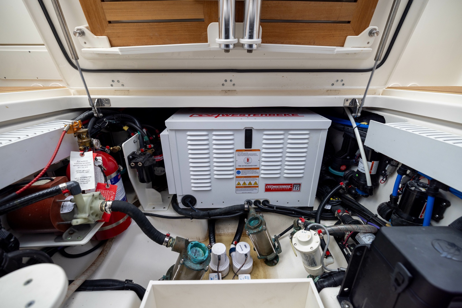 2021 Boston Whaler Realm