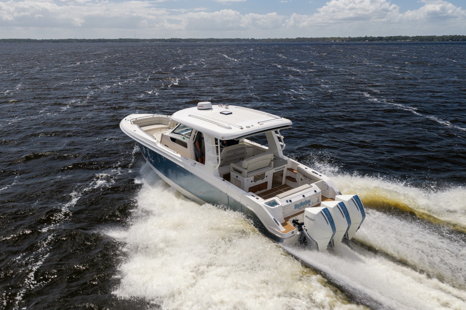 2021 Boston Whaler Realm