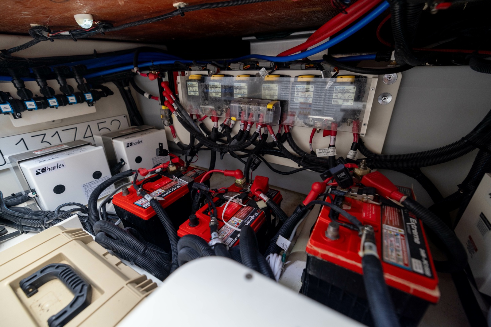 2021 Boston Whaler Realm