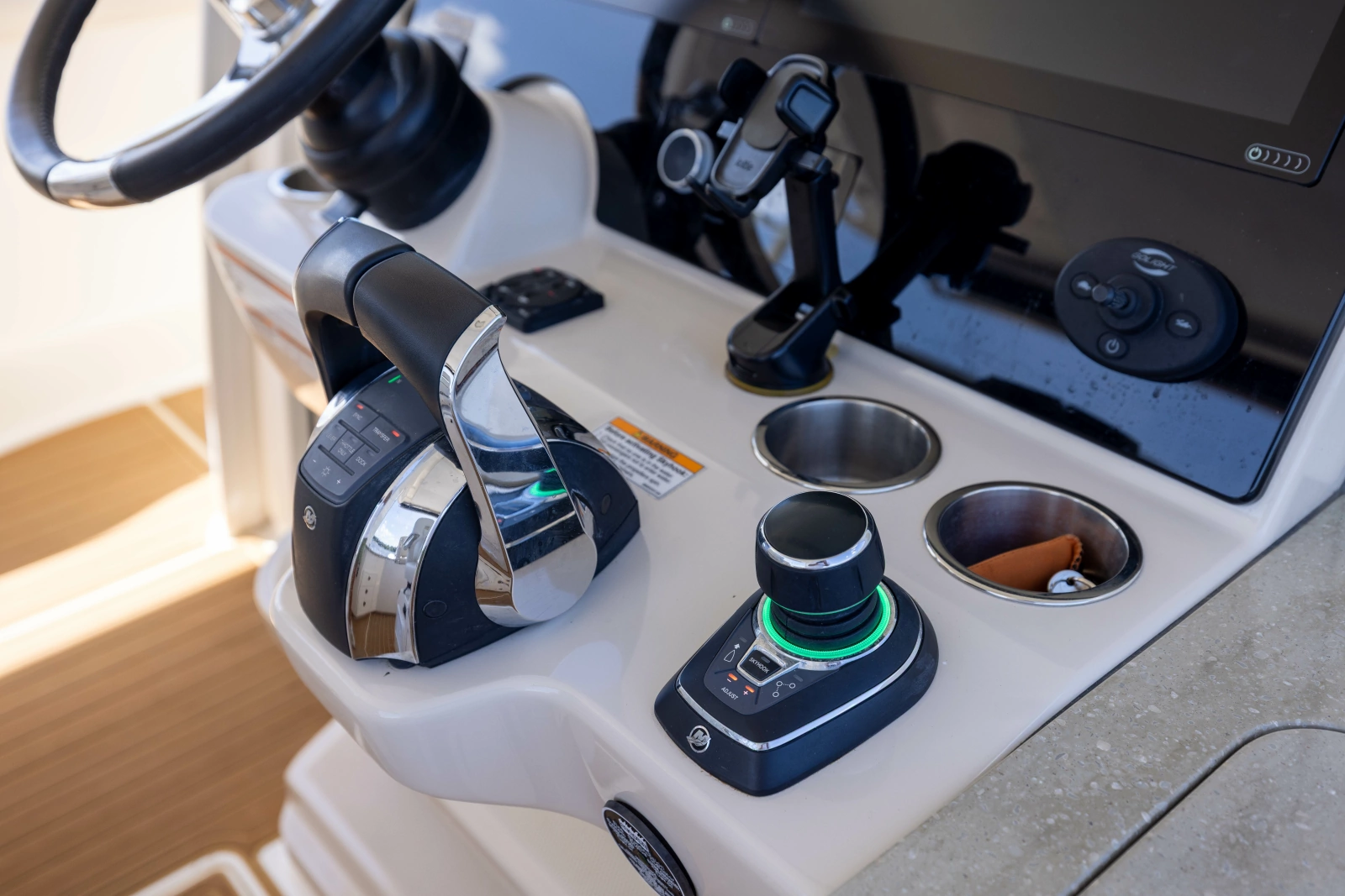 2021 Boston Whaler Realm