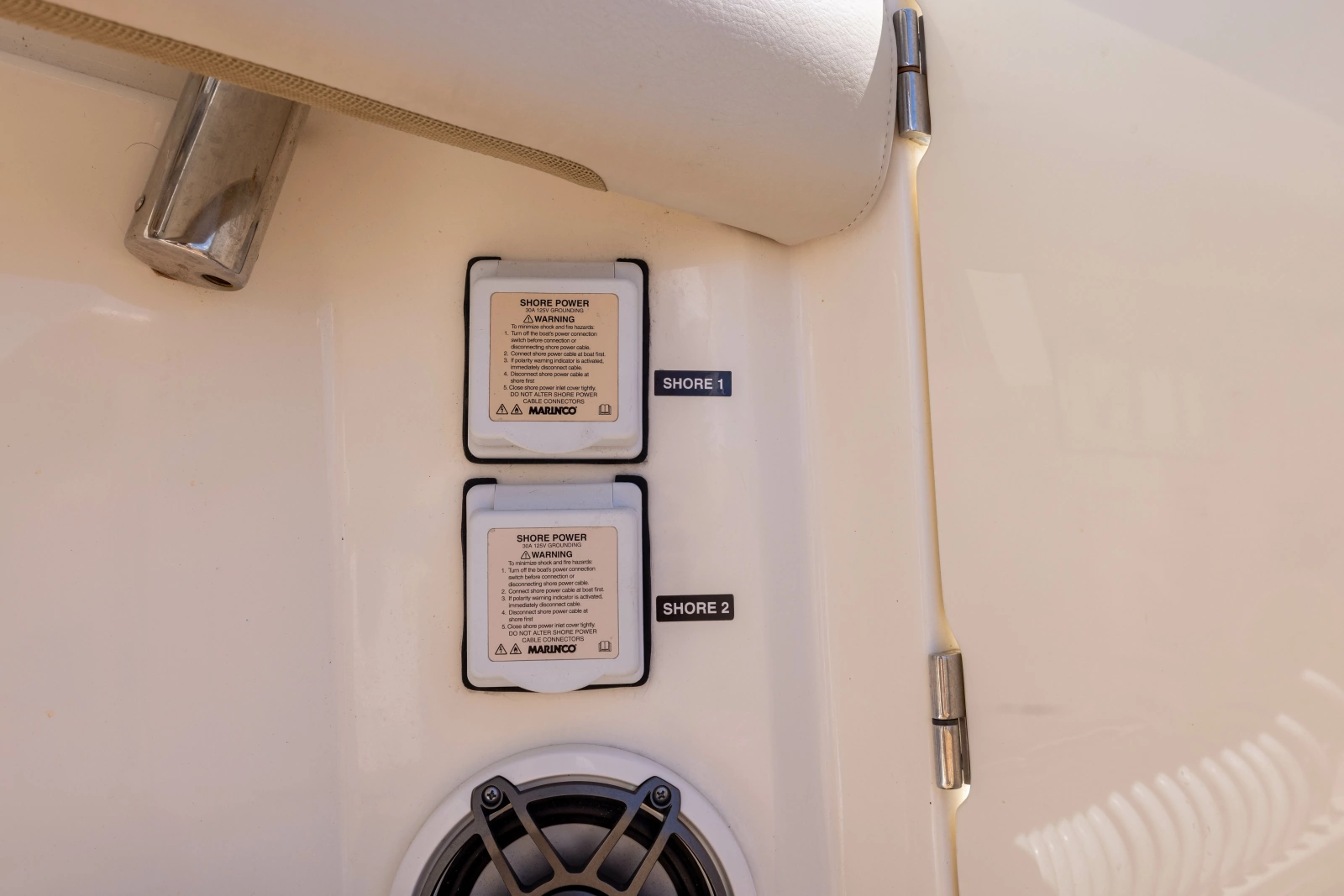 2021 Boston Whaler Realm