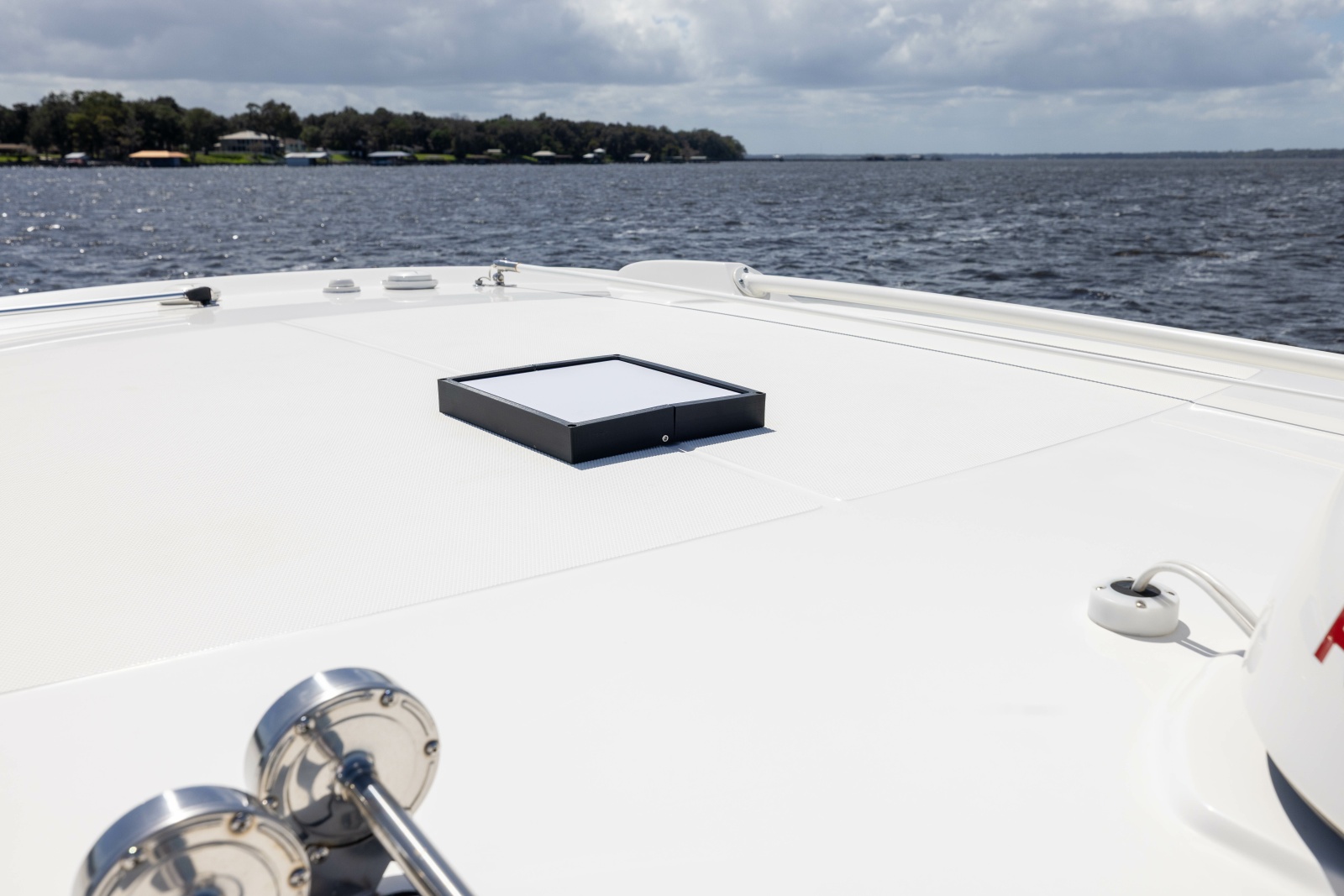 2021 Boston Whaler Realm
