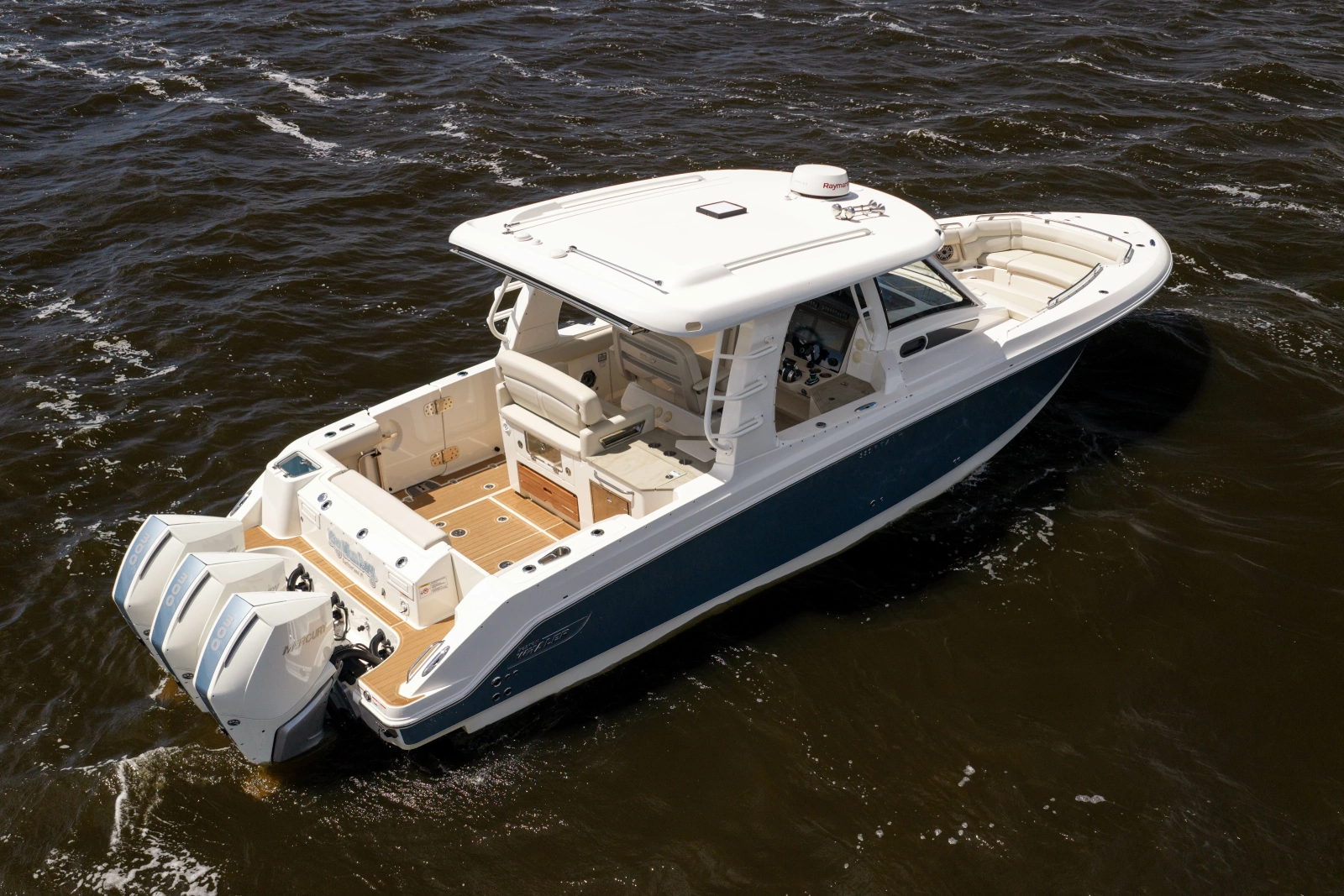 2021 Boston Whaler Realm
