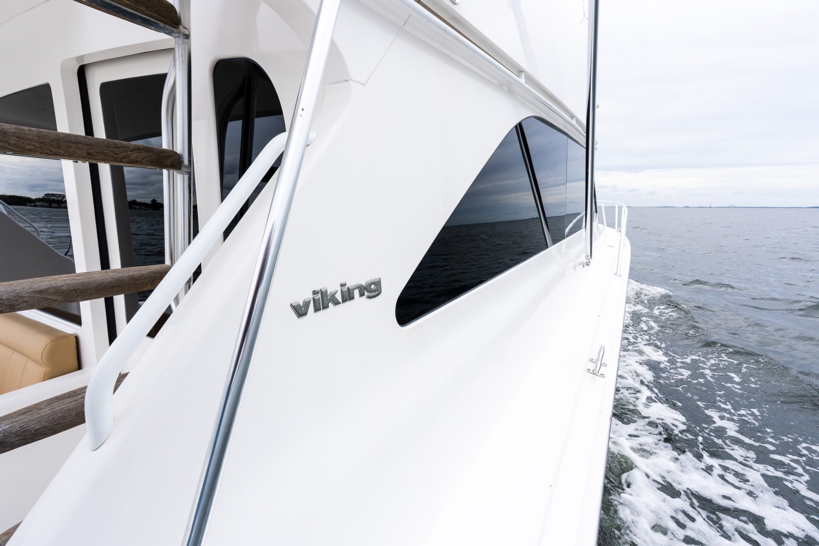 2007 Viking 48 Convertible