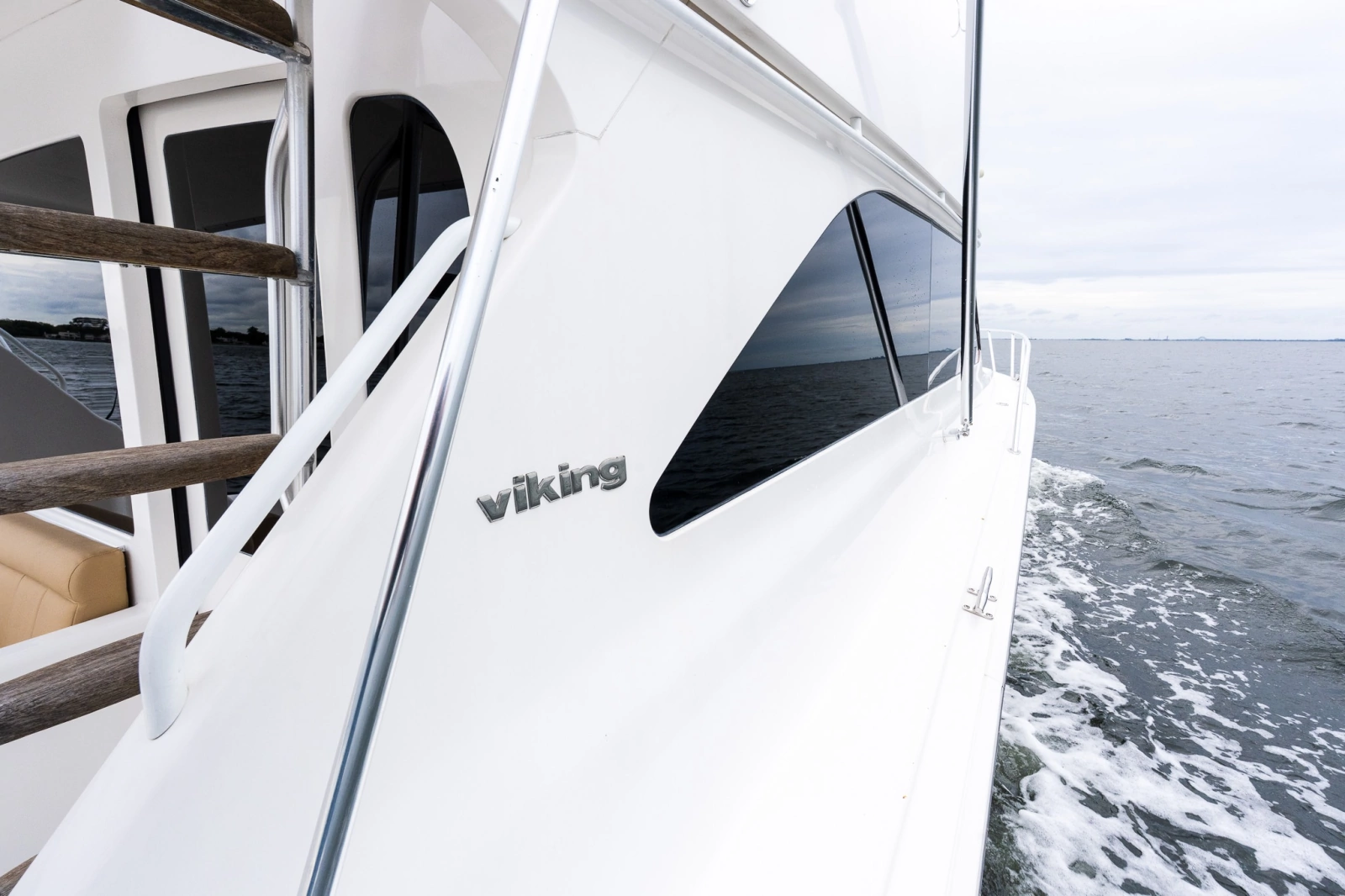 2007 Viking 48 Convertible