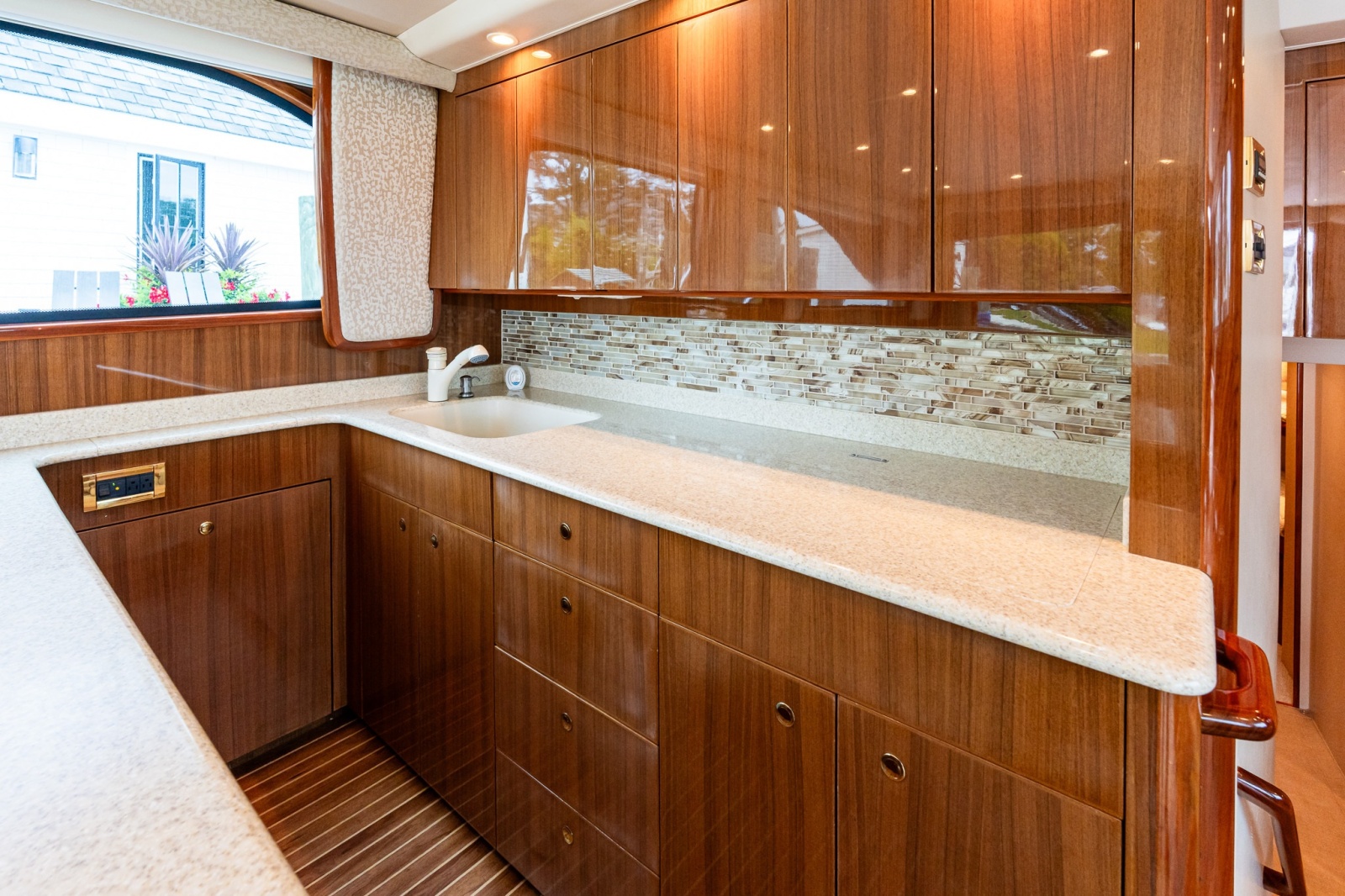 2007 Viking 48 Convertible