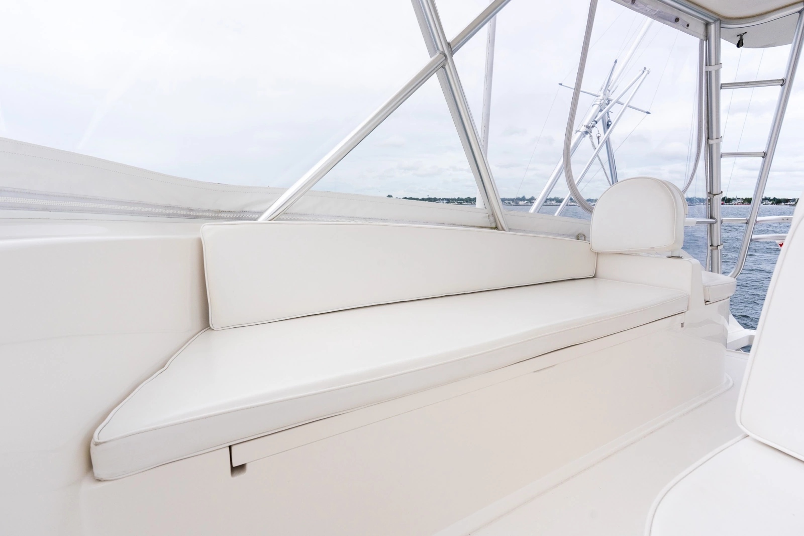2007 Viking 48 Convertible