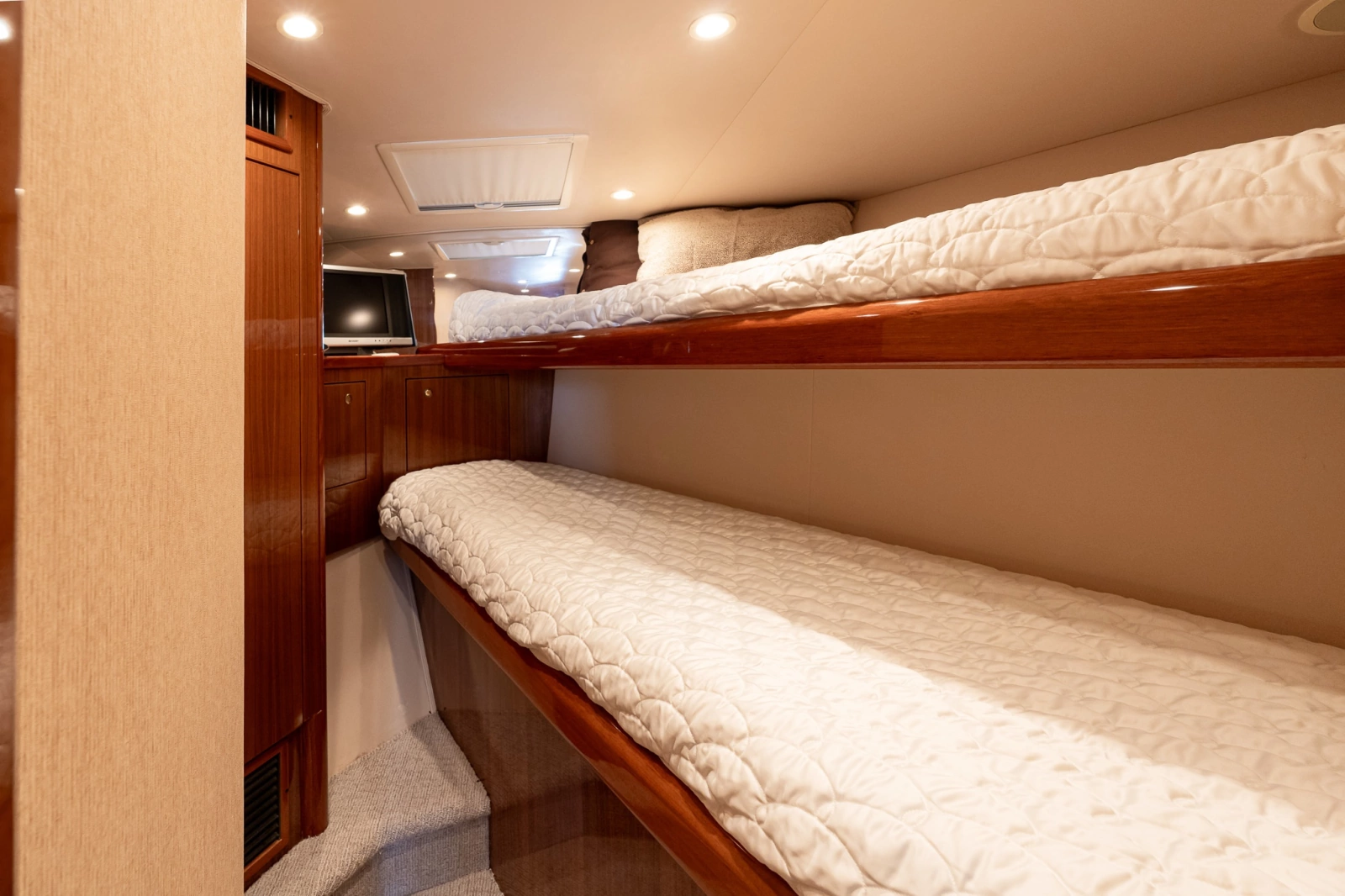 2007 Viking 48 Convertible