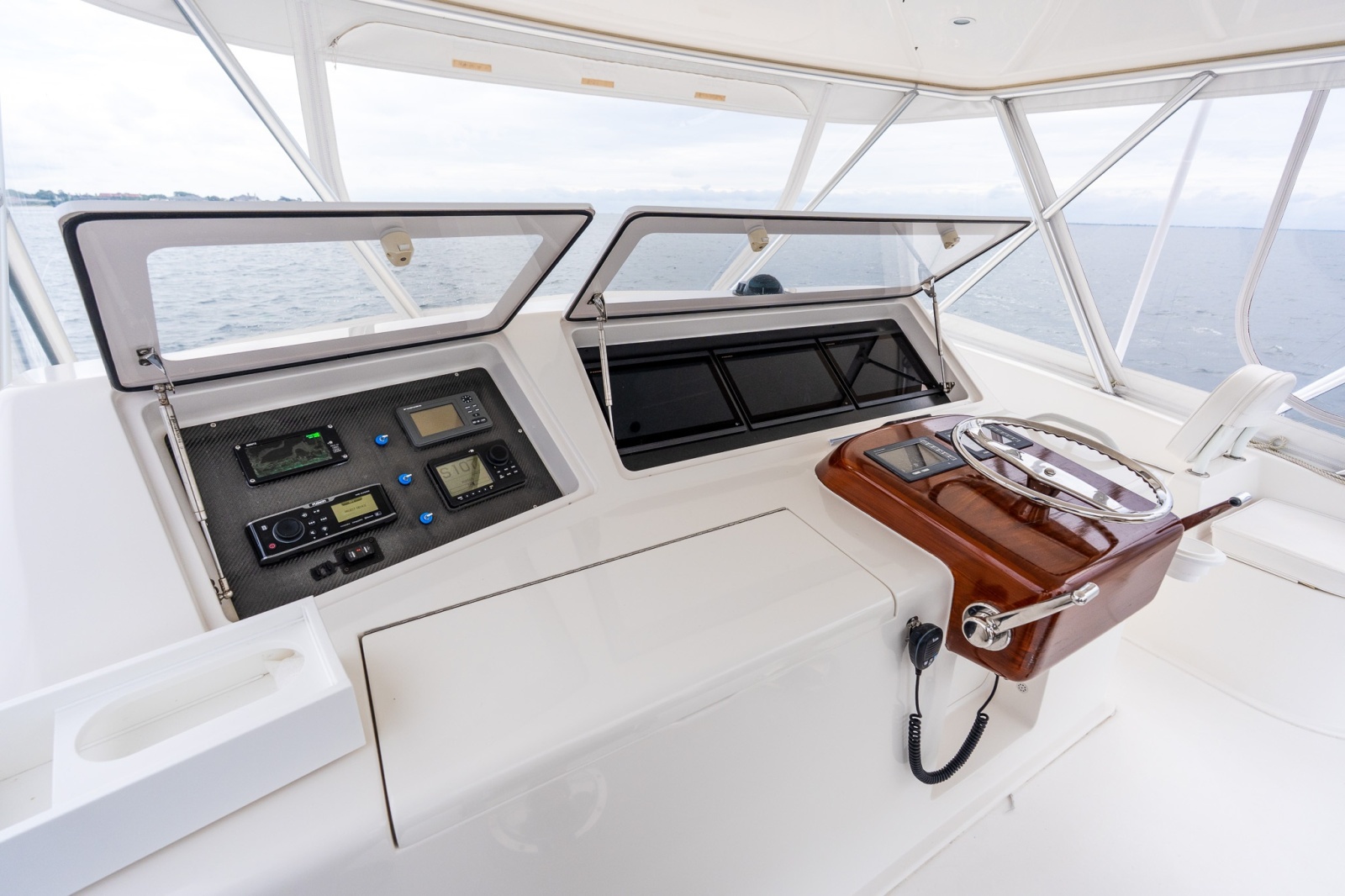 2007 Viking 48 Convertible