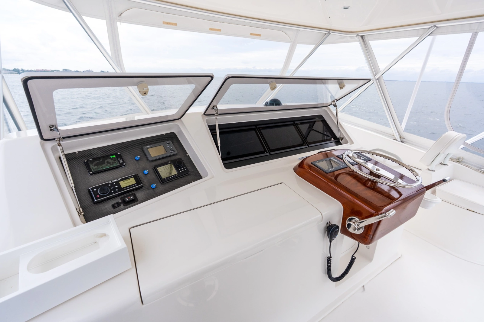 2007 Viking 48 Convertible