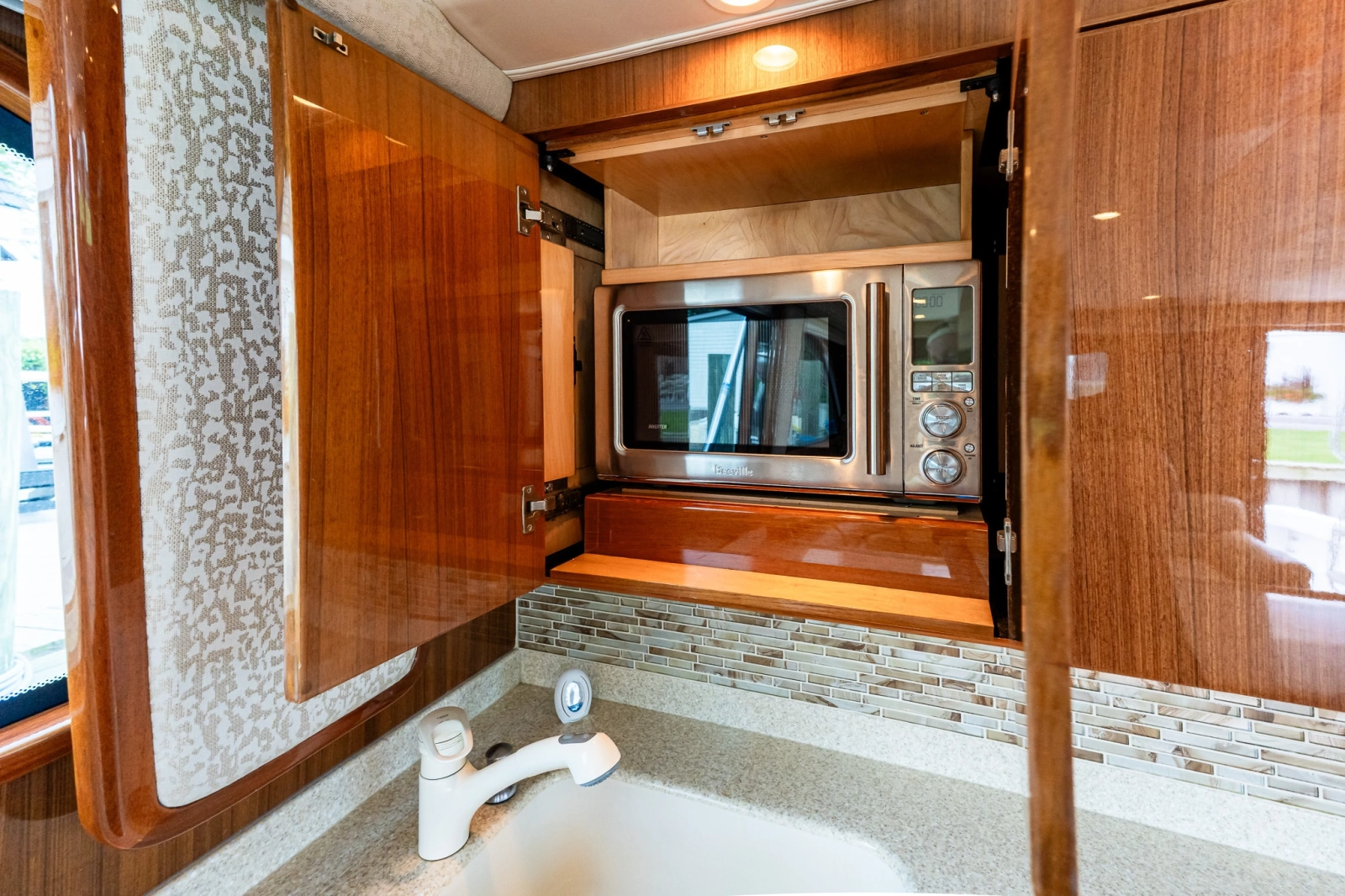 2007 Viking 48 Convertible