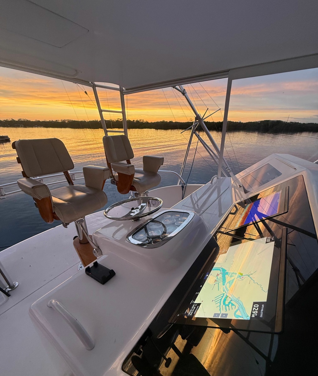 2002 Viking 52 Convertible