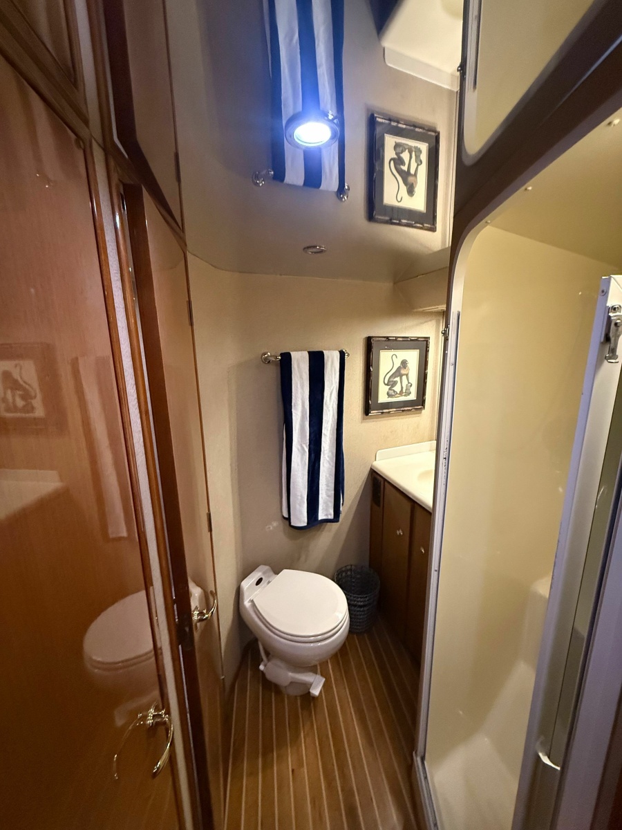 2002 Viking 52 Convertible