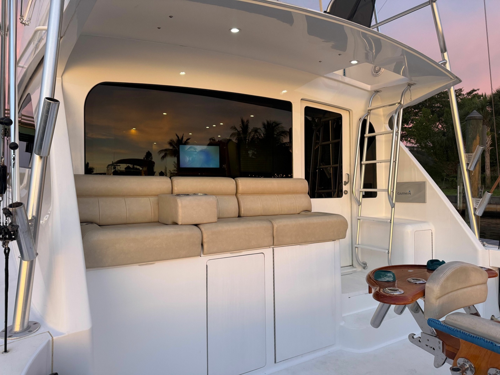 2002 Viking 52 Convertible