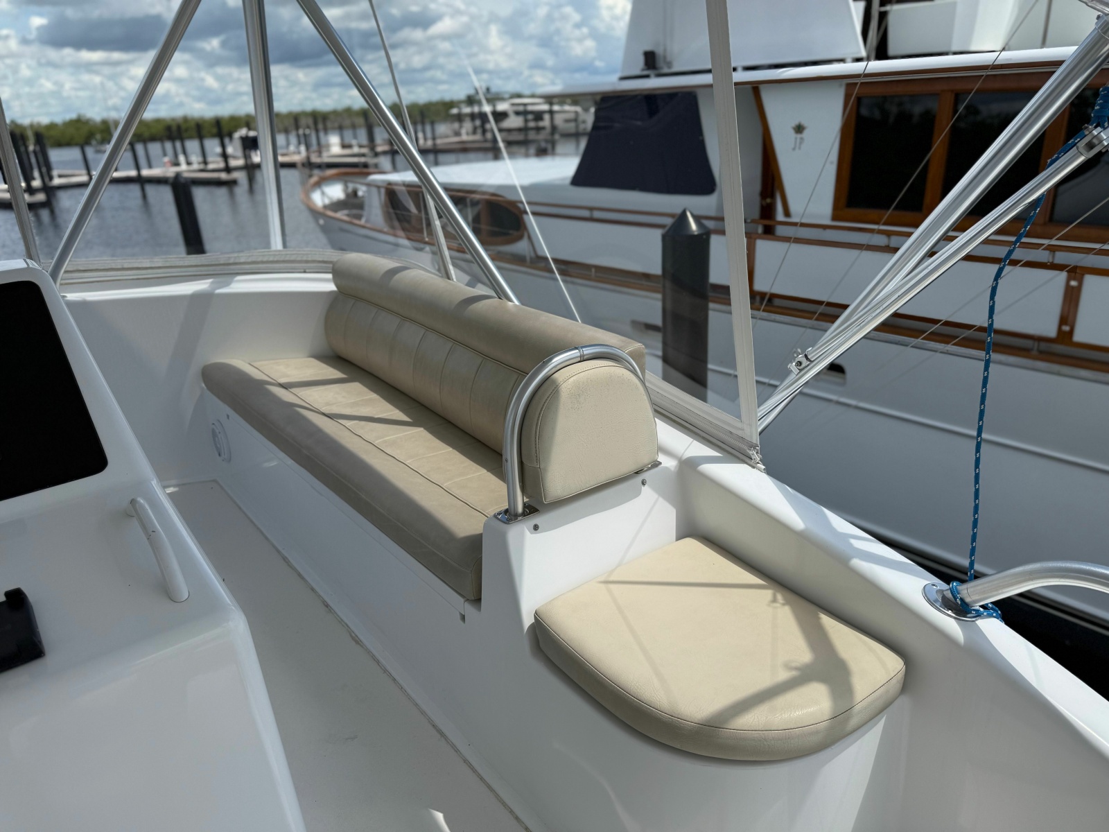 2002 Viking 52 Convertible