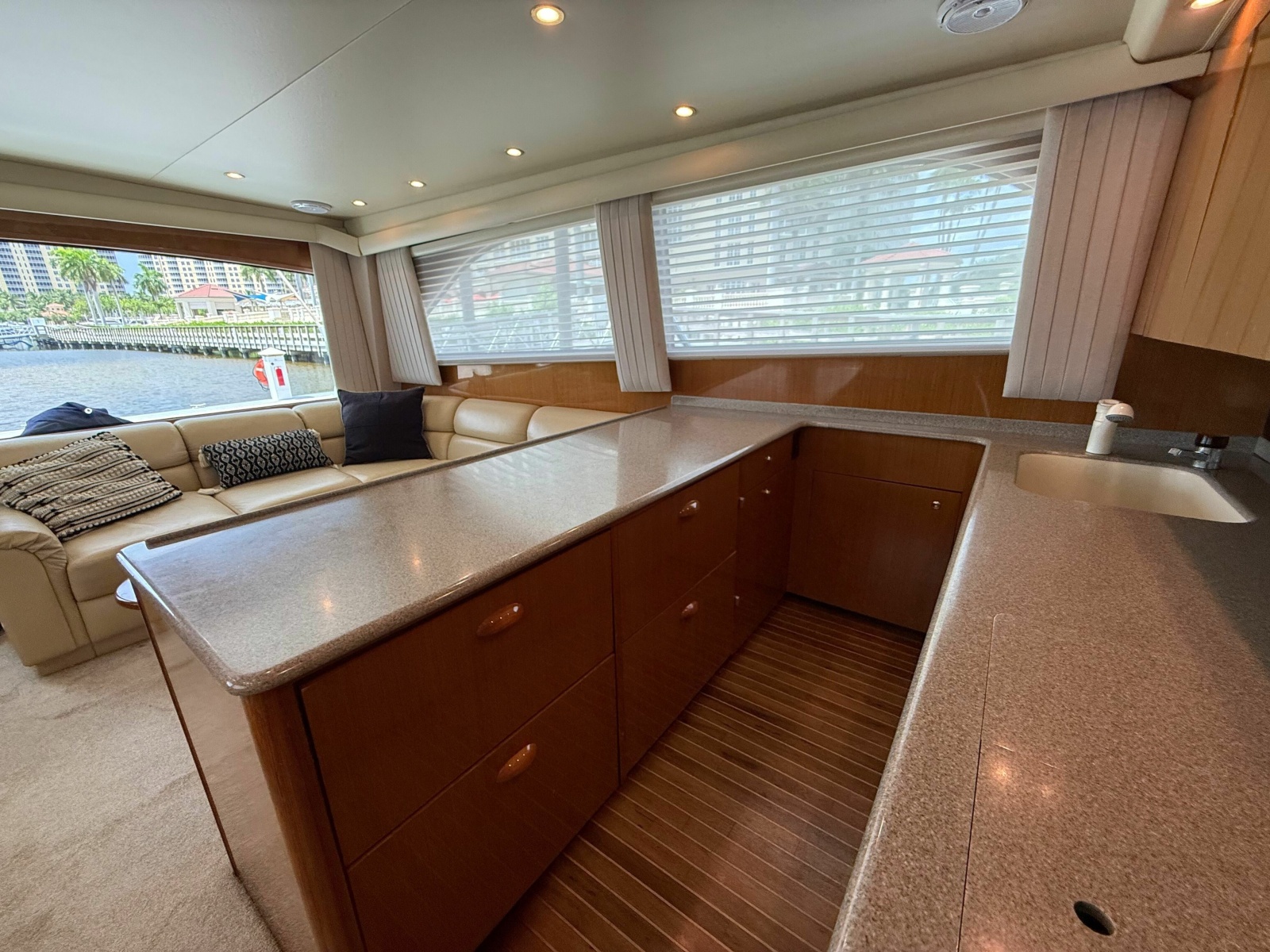 2002 Viking 52 Convertible