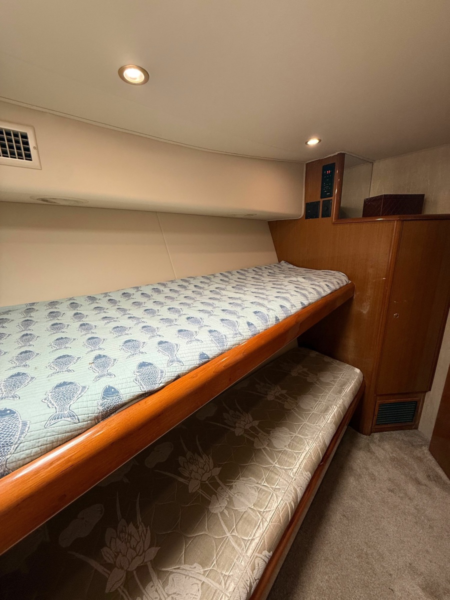 2002 Viking 52 Convertible