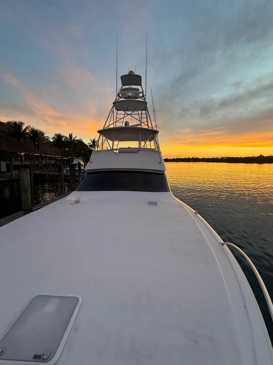 2002 Viking 52 Convertible