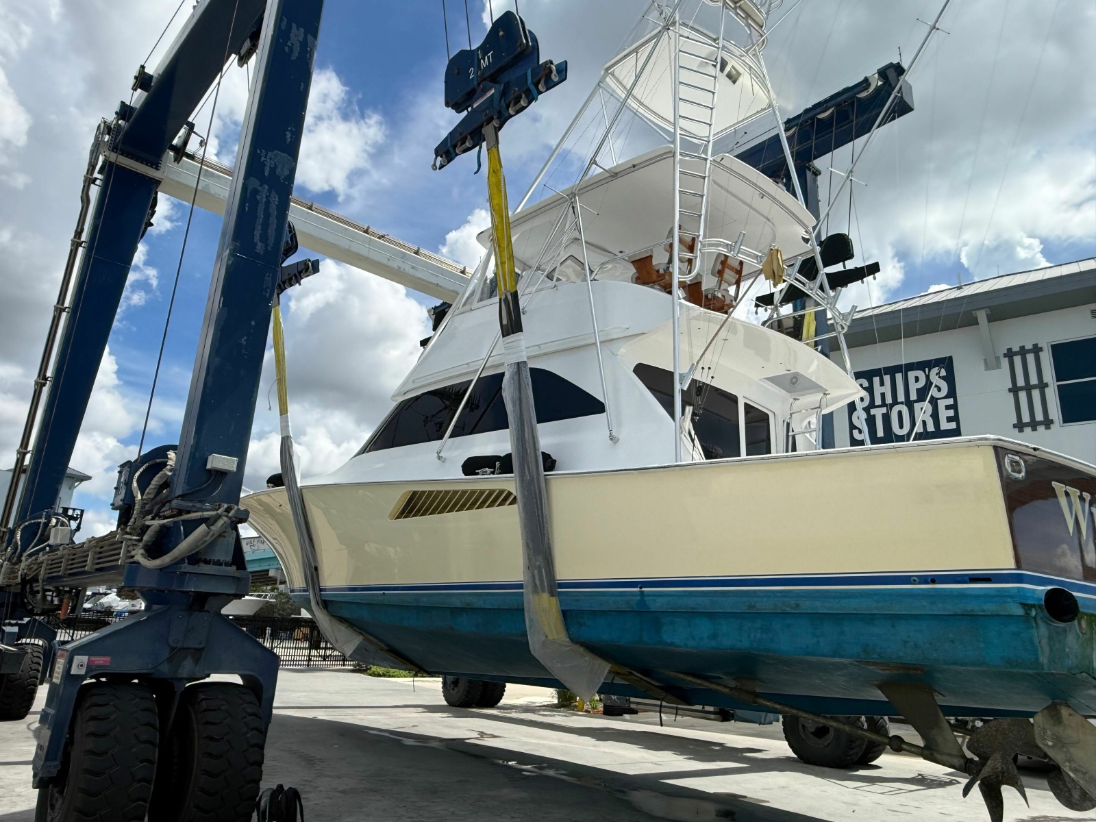 2002 Viking 52 Convertible