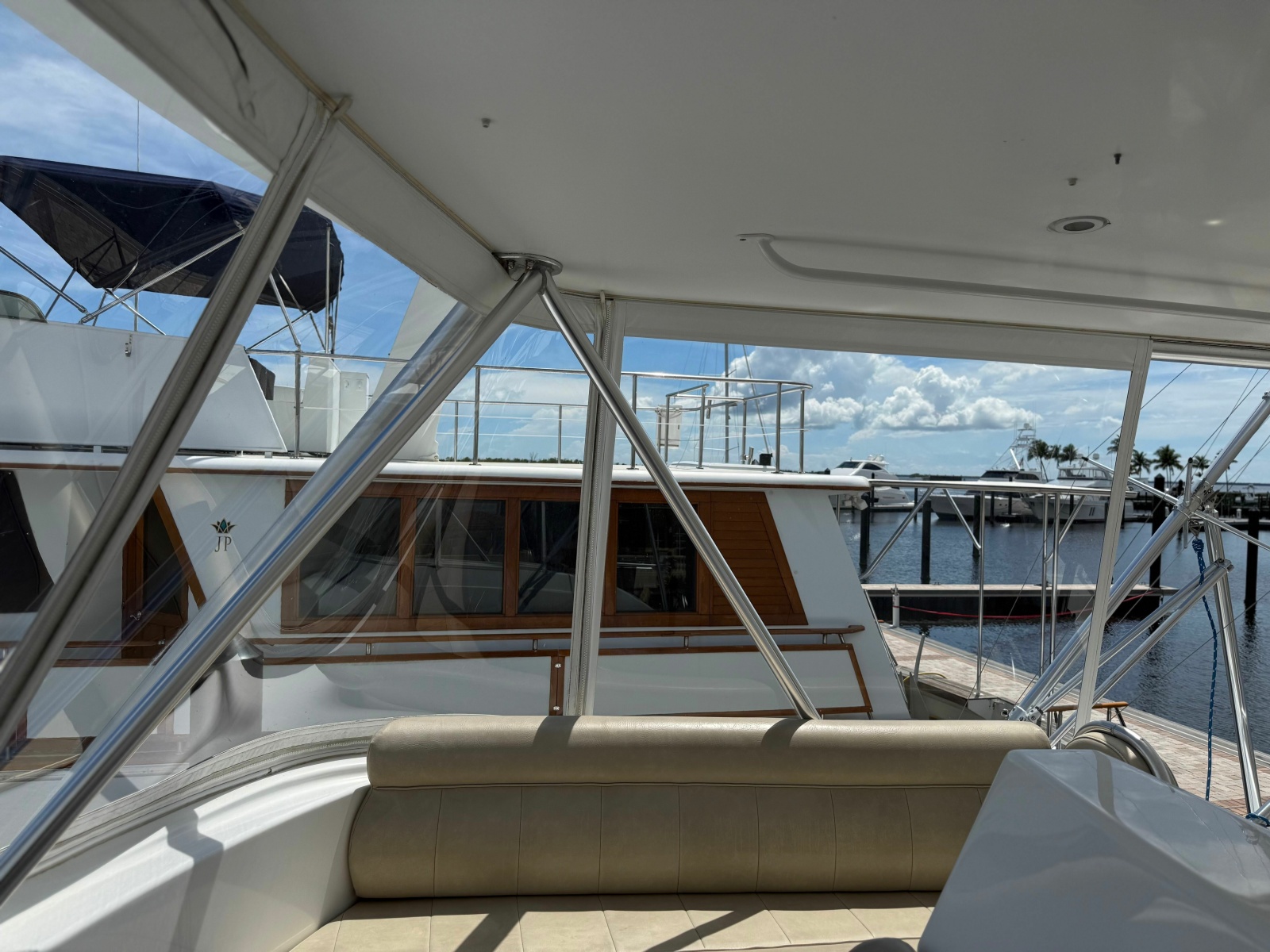 2002 Viking 52 Convertible