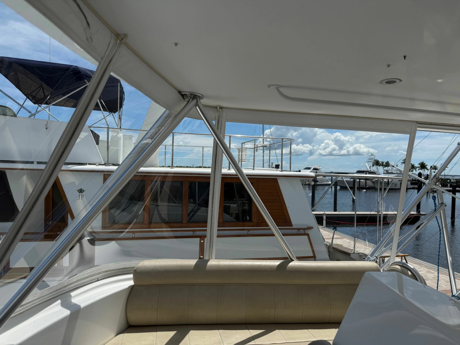 2002 Viking 52 Convertible