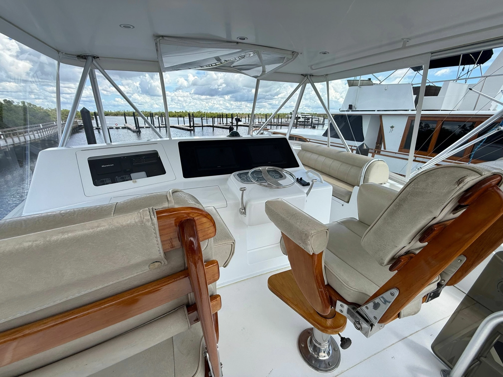 2002 Viking 52 Convertible