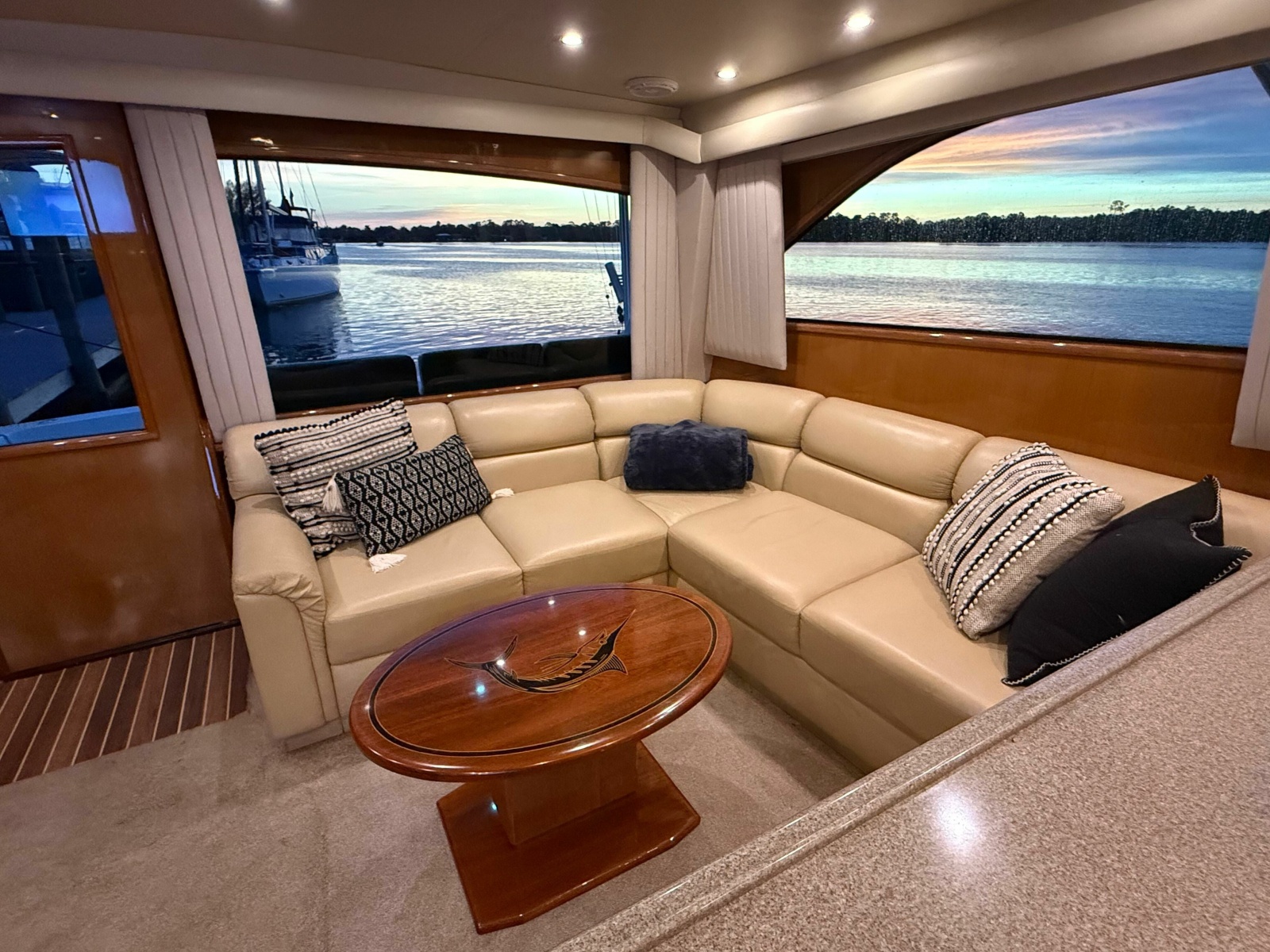 2002 Viking 52 Convertible