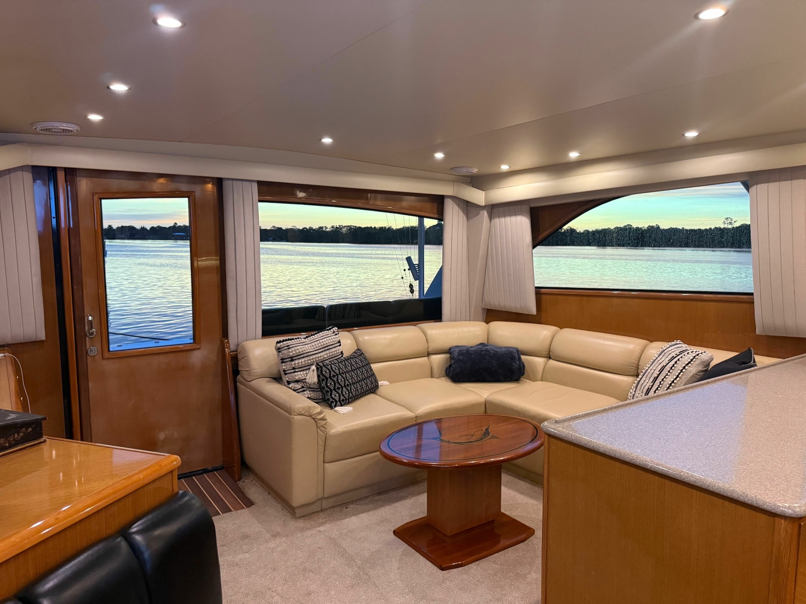 2002 Viking 52 Convertible
