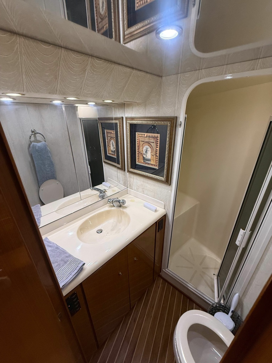 2002 Viking 52 Convertible